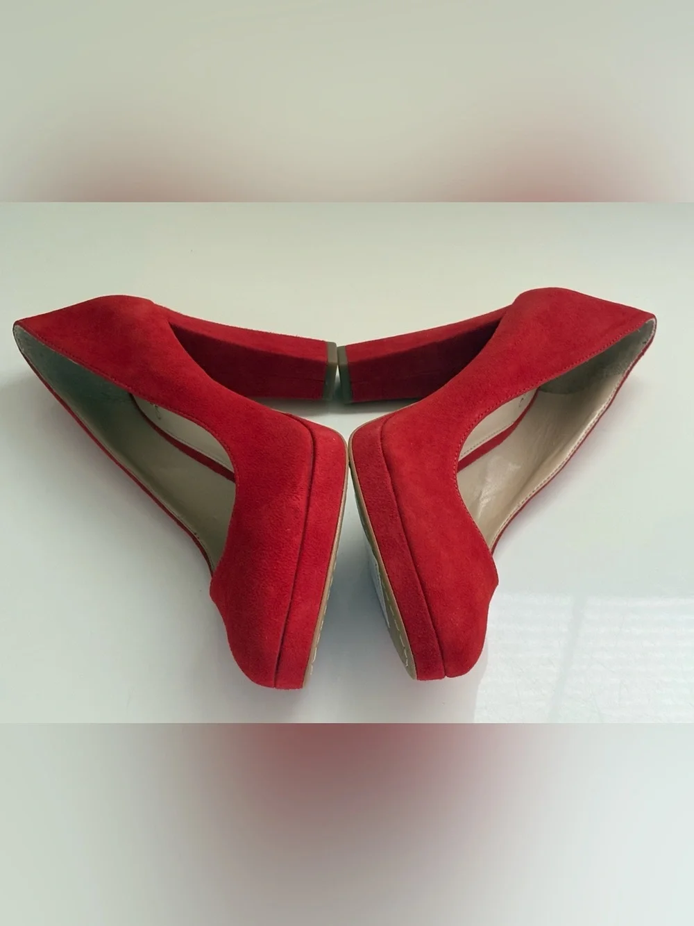 NWOB Vince Camuto Red Suede Platform Pump 4” Heels Shoes Size 7.5M /39